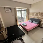 Cubao Manhattan Heights Residential Condo Tc10N - Bright Studio With Pool, Balcony - Next To Alimall And Sm - Walking Distance To Araneta Coliseum And Gateway Mall In Cubao Quezon City - Staycations By Sms